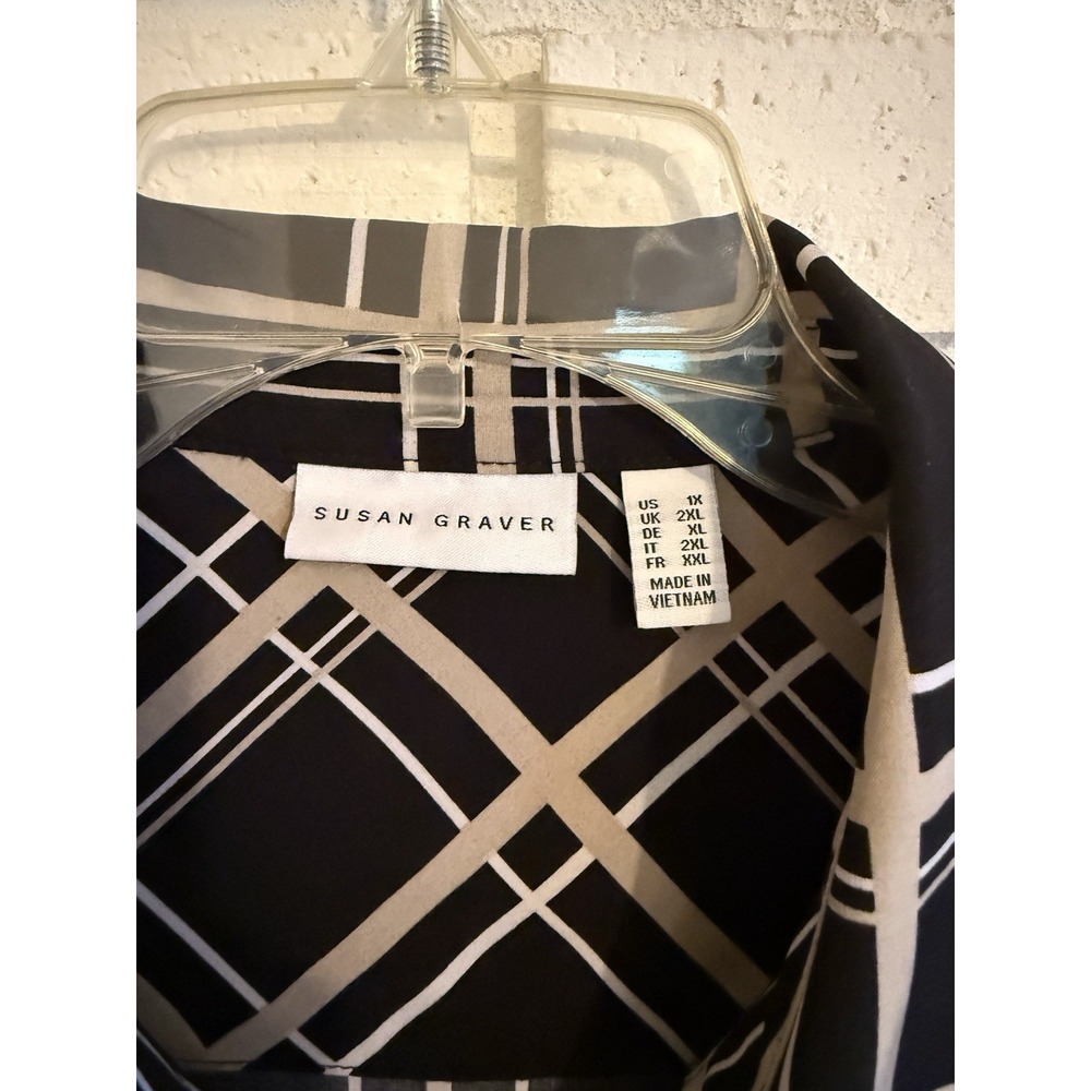 Susan Graver Printed‎ Stretch Woven Button Front Tunic Shirt 1X Black Tan Plaid - Picture 3 of 6